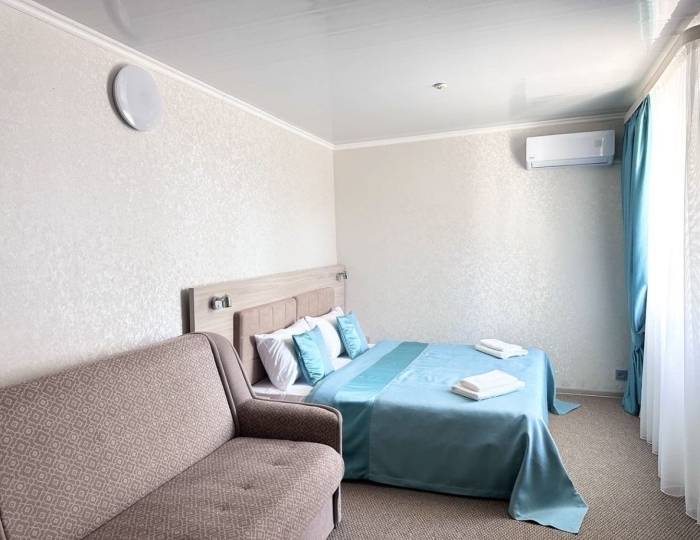 Комфорт плюс с балконом - Курортный комплекс «Азовский» Песочное