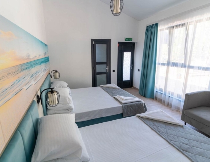 Делюкс в коттедже с верандой (макс. 4) - Курортный комплекс «Азовский» Песочное