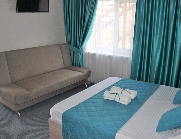Комфорт 2-комнатный с верандой - Курортный комплекс «Азовский» Песочное